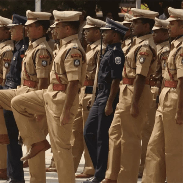 Are police uniforms different in every state? - uniformer