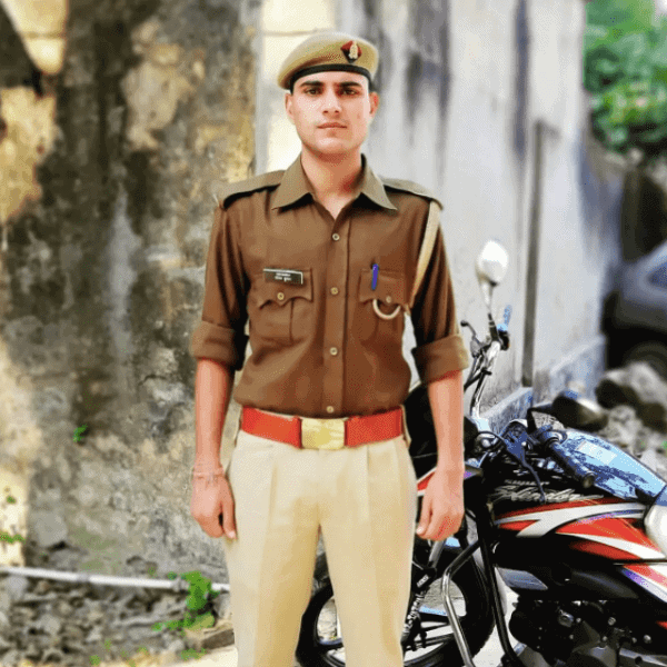 Deepak Chaudhary - UP Police - uniformer