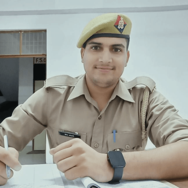 Prince Kohli - UP Police - uniformer