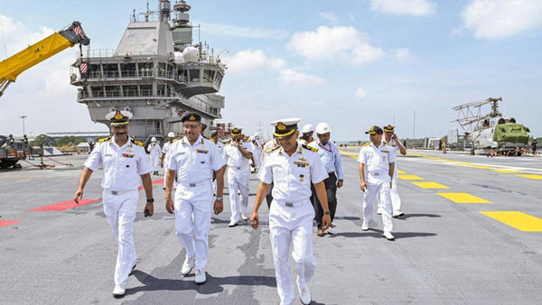 Why does Indian Navy wear a white uniform? - uniformer